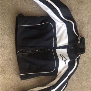 Alpinestar it haves a liner as well